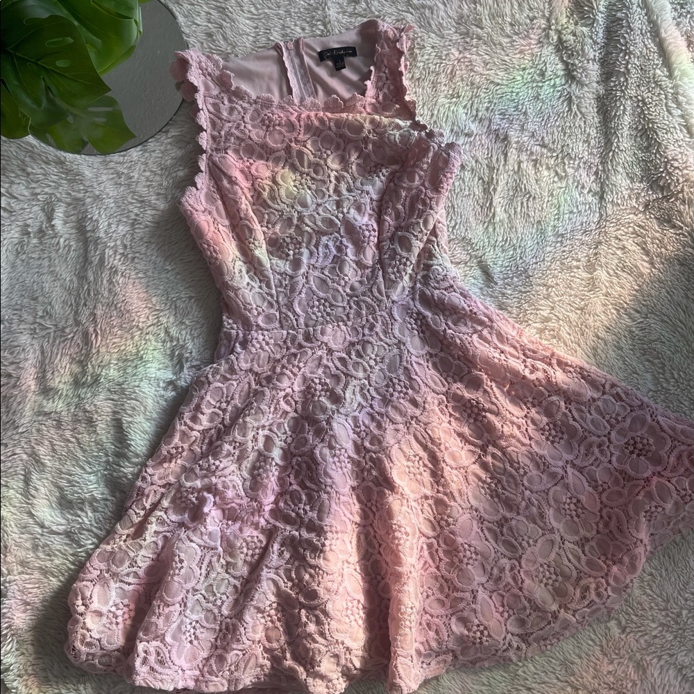 Like New! Jodi Kristopher Beautiful floral lace mini Dress